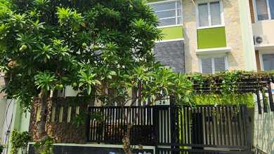 Dijual rumah Eksklusif di Permata Buana, Jakarta Barat - LT 180m²