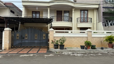 Rumah Mewah di Kelapa Gading, Jakarta Utara, 5 KT, LT 240m²