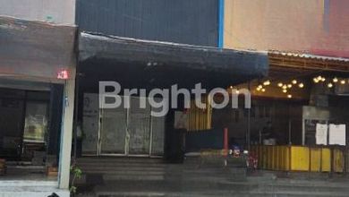 Dijual Ruko Ukuran Besar Siap Pakai Menghadap Jalan Besar