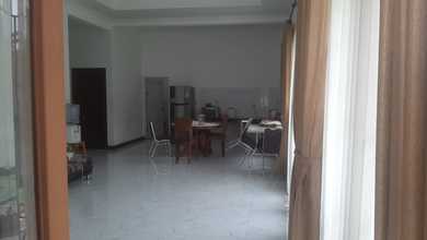 Kesempatan Rumah di Cibinong, Bogor, LB 240m², Harga 2,4 Miliar