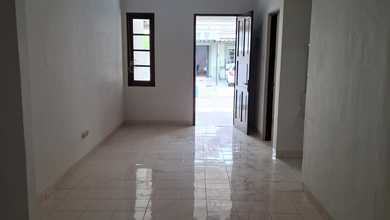 Jual Rumah Strategis di Kota Wisata, Jakarta Timur - LT 90m²