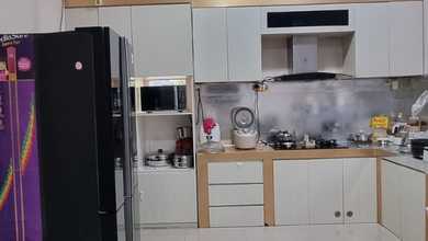Kesempatan Rumah di Kota Wisata, Jakarta Timur, LB 140m², Harga 1,75 Miliar