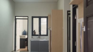 Dijual Rumah Nyaman di Kota Wisata, Jakarta Timur - LT 90m²