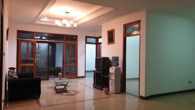 Rumah Sewaan Murah di Raffles Hills, Jakarta Timur, 3 KT, Harga 70 Juta /tahun