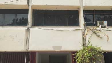 Disewakan Ruko 3,5 Lantai,dipinggir Jalan Raya ,klender ,duren Sawit,jaktim
