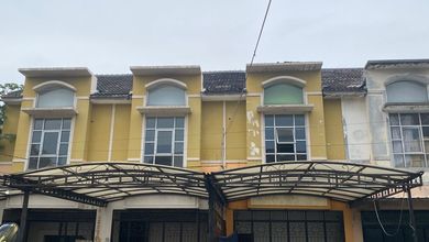 Jual Ruko Ukuran Besar Siap Pakai Menghadap Jalan Raya