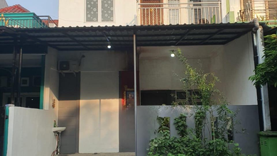 Jual Rumah Strategis di Serpong Utara, Tangerang Selatan - LT 90m²