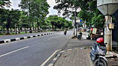 Dijual Ruko Komersial 3 Lantai – Pasar Minggu, Jaksel, Lokasi Strategis, Siap Pakai, Bagus