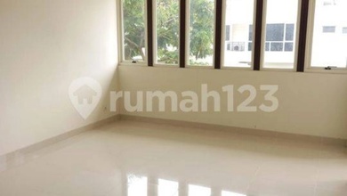Hunian Elegan di Gading Serpong, Tangerang, 4 Kamar Tidur, LT 250m²
