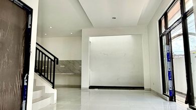 Hunian Idaman di Villa Melati Mas, Tangerang Selatan, 4 KT, Harga 2,1 Miliar