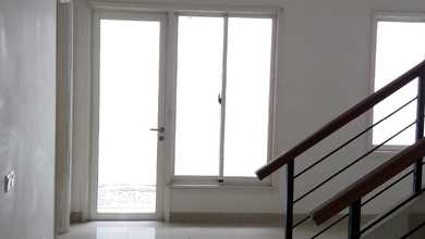 Rumah Sewa Murah Lokasi Gading Serpong, Tangerang, LB 107m²