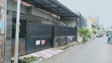 Kesempatan Rumah di Surabaya Kota, Surabaya, LB 105m², Harga 800 Juta
