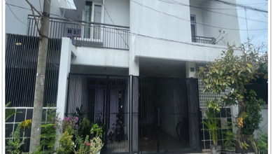 Rumah Dijual di Sidoarjo, Sidoarjo, LB 221m², Harga Terbaik!