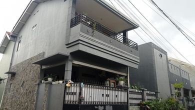 Jual Rumah Siap Huni di Depok I, Depok, Luas 180 m2