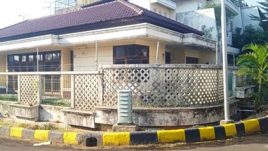 Jual Segera Rumah Elit di Intercon, Jakarta Barat, LT 258 m2