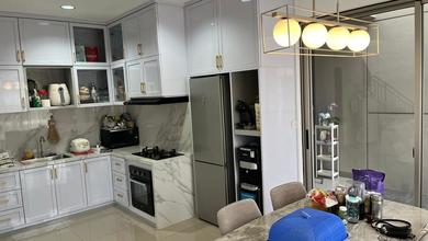 Penawaran Langka, rumah Prestisius di Pantai Indah Kapuk 2, Jakarta Utara, LB 120m²