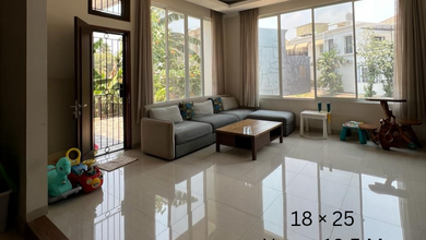 Rumah Elegan di Penjaringan, Jakarta Utara, 6 Kamar Tidur, LT 450m²