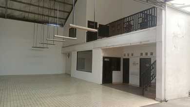 Ruang Usaha Ex Showroom Di Sultan Agung Bekasi