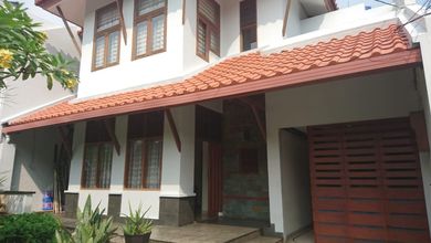 Dikontrakkan Rumah Terjangkau di Pondok Indah, Jakarta Selatan, LT 236m²