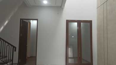 Rumah Mewah di Kawasan Cempaka Putih, Jakarta Pusat, LB 255m², Harga 5,75 Miliar