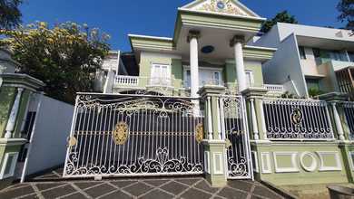 Rumah Area Luxury Intercon, Jakarta Barat - Harga Terbaik 24,5 Miliar