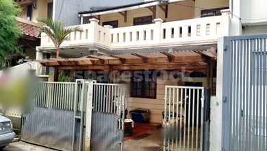 Rumah Favorit di Puri Indah, Jakarta Barat, 3 KT, Harga 2,25 Miliar