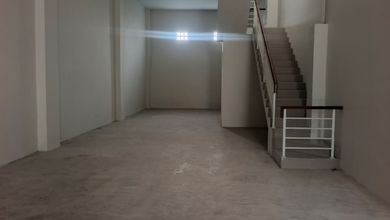 Gudang Terenovasi 290 m2 Bizpark Pulogadung, Jakarta Timur