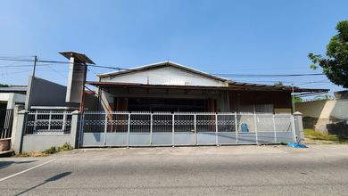 Gudang Bagus 700 m2 SHM jalan Agus Salim, Bekasi