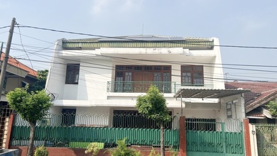 Rumah Area Luxury Margorejo, Surabaya - Harga Menarik 5 Miliar