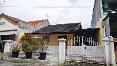 Dikontrakkan Rumah Murah di Semolowaru, Surabaya, LT 173m²