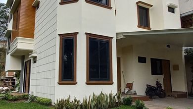 Kesempatan Eksklusif, rumah Prestisius di BSD Eminent, Tangerang, LB 260m²