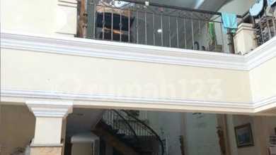 Hunian Mewah di Taman Meruya, Jakarta Barat,  Kamar Tidur, LT 300m²