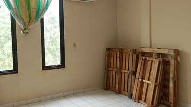 Disewa Ruko Gandeng Lokasi Strategis di Taman Royal, Tangerang