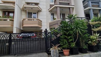 Kesempatan Eksklusif, rumah Prestisius di Green garden, Jakarta Barat, LB 330m²