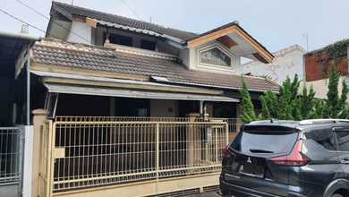 Jual Rumah Siap Huni di Duren Sawit, Jakarta Timur, LT 216 m2