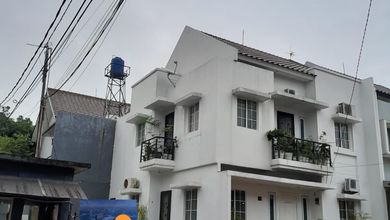 Rumah Mewah Luas 190 m2, di Cibubur, Depok