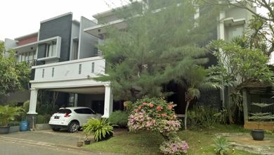 Rumah Elegan di Harjamukti, Depok, 6 Kamar Tidur, LT 297m²