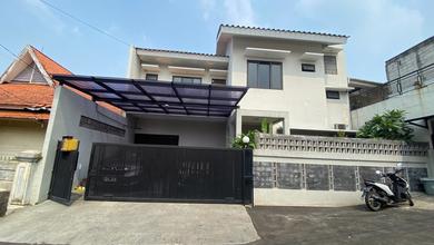 Kesempatan Langka, rumah Mewah di Cinere, Depok, LB 332m²