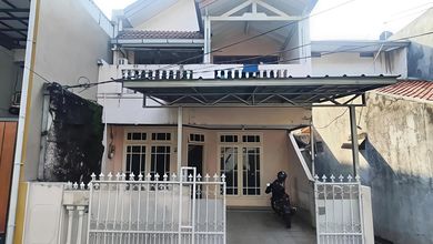 Kesempatan Rumah di Kramat Jati, Jakarta Timur, LB 150m², Harga 1,3 Miliar