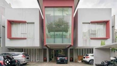  Rumah Kos2an strategis jadi investasi tinggi, tinggal lanjutin saja di Jalan Abdul Majid Jakarta Selatan Harga masih nego.