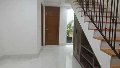 Kesempatan Eksklusif, rumah Mewah di Cipete, Jakarta Selatan, LB 210m²