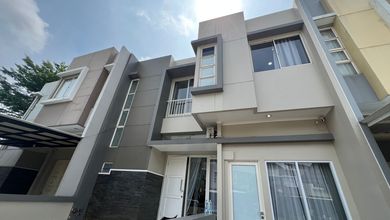 Rumah Elegan di Gading Serpong The Spring, Tangerang, 5 Kamar Tidur, LT 156m²