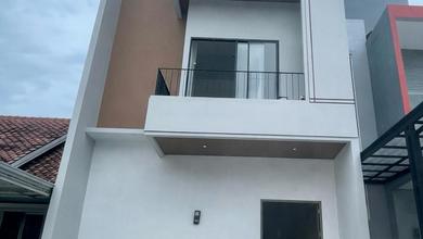 Hunian Elite di Kawasan Alam Sutera, Tangerang, LB 242m², Harga 3,6 Miliar