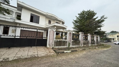 Dijual rumah Mewah di Bekasi Kota, Bekasi - LT 899m²
