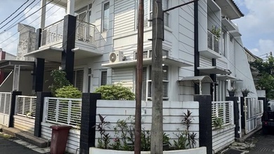 Jual Rumah Mewah LT 170 m2 Kawasan Mustikajaya, Bekasi