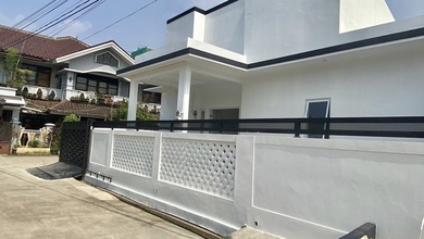 Hunian Favorit di Pekayon, Bekasi, 4 KT, Harga 2,15 Miliar