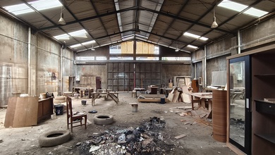 Gudang Murah Siap Pakai Luas Bangunan Ex Furniture di Jakasampurna Bekasi