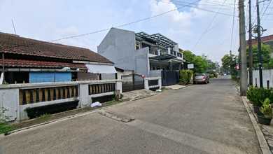 Rumah Siap Huni di Kawasan Pekayon, Bekasi, LT 196m²