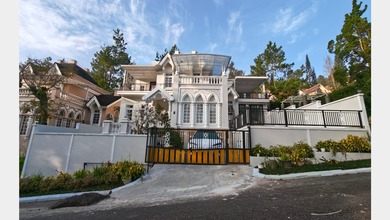 Dijual Penginapan Villa / Resort Hook/Hoek, Puncak Bogor