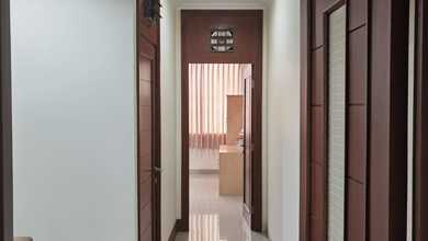 Rukan 4 lantai full furnished di kompleks Graha Cempaka Mas, Jakarta Pusat 